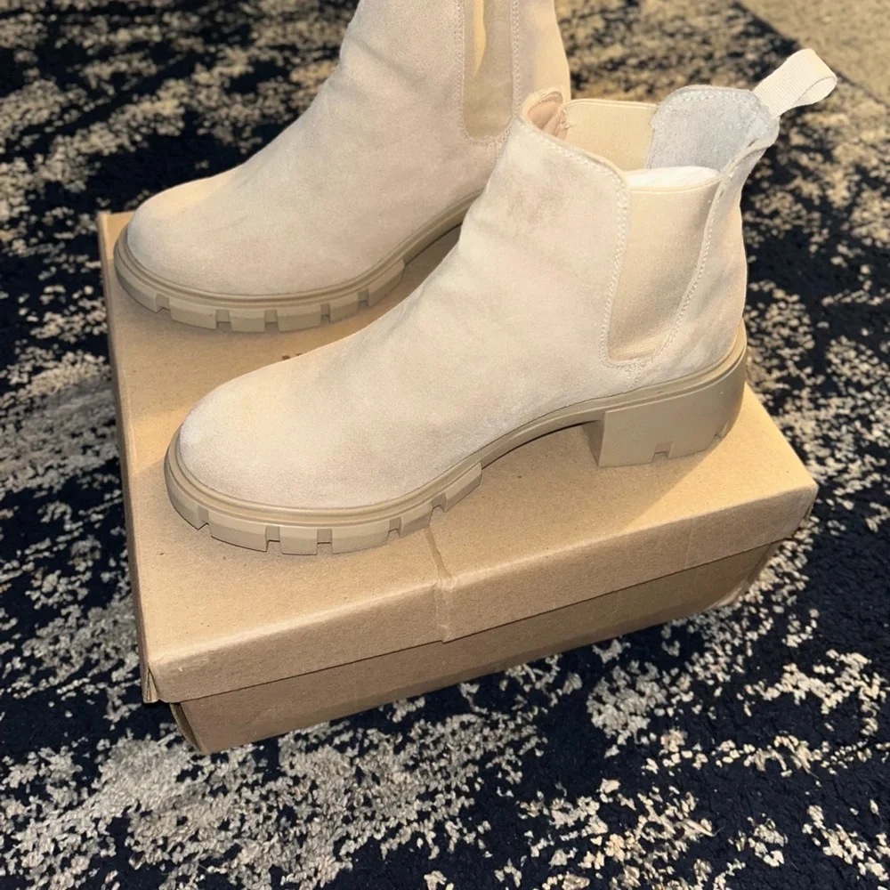 Steve Madden Cream Ankle Booties - Picture 3 of 8